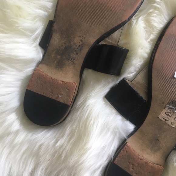 Michael Kors Thong Sandals - Picture 3 of 3